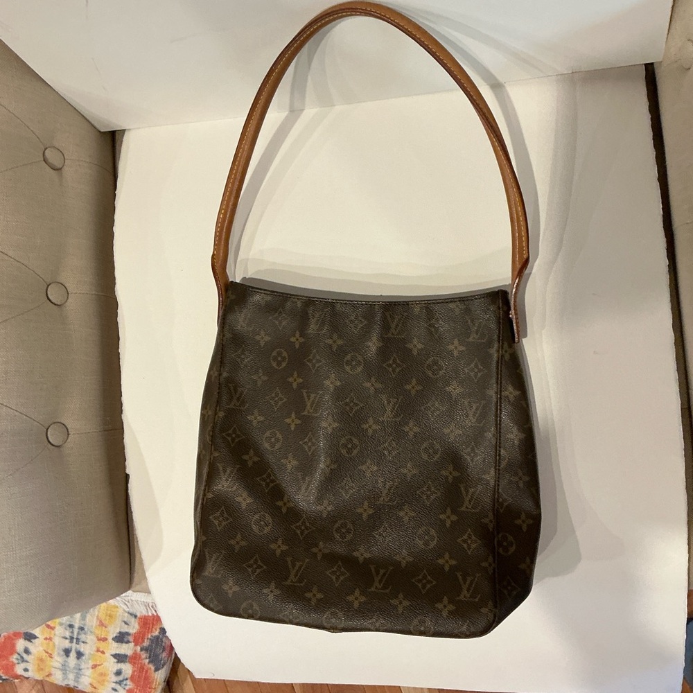 Louis Vuitton Looping MM Monogram Zippered Tote Bag w/ Hand Painted Luggage Tag - Picture 4 of 13